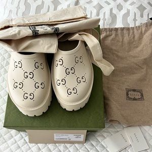 Womens Platform perforated G sandal